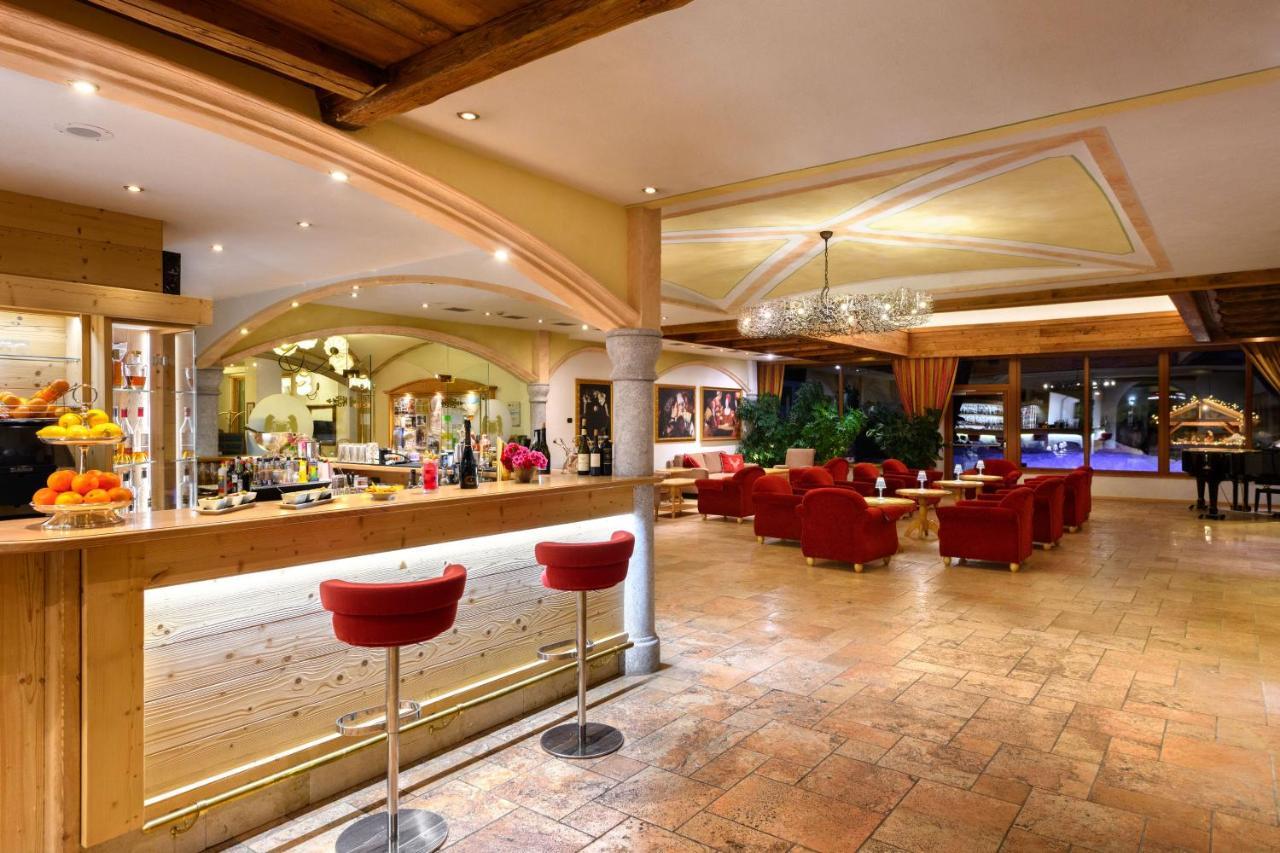 Carlo Magno Hotel Spa Resort Madonna di Campiglio Bagian luar foto