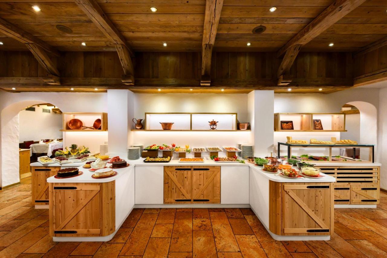 Carlo Magno Hotel Spa Resort Madonna di Campiglio Bagian luar foto