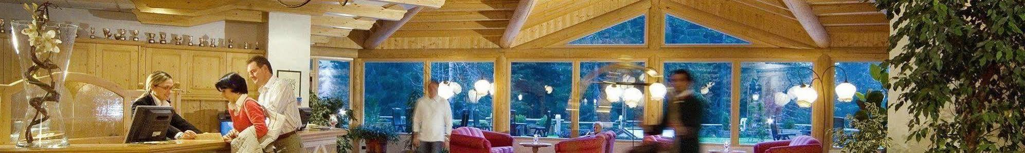 Carlo Magno Hotel Spa Resort Madonna di Campiglio Bagian luar foto