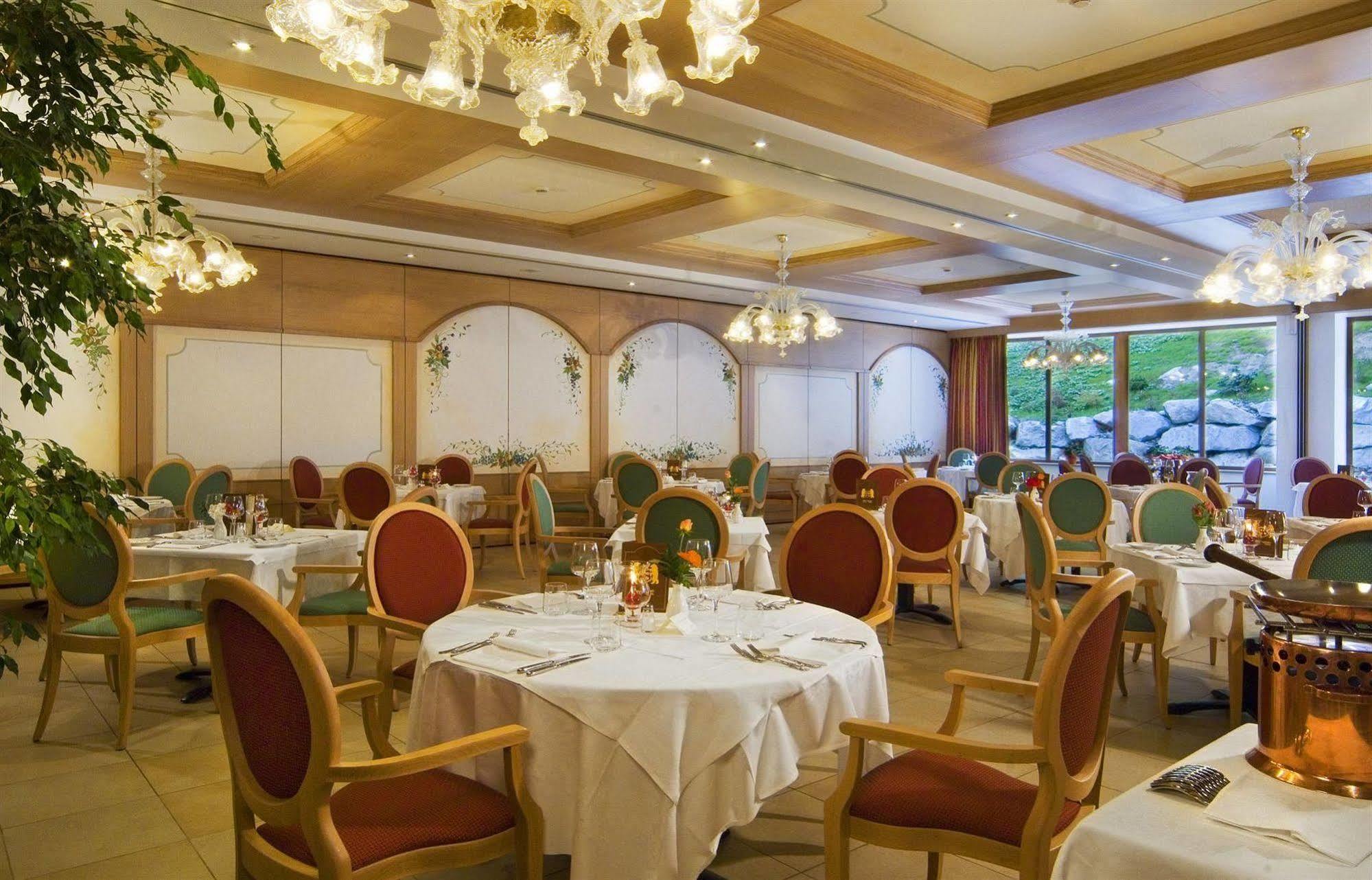 Carlo Magno Hotel Spa Resort Madonna di Campiglio Bagian luar foto
