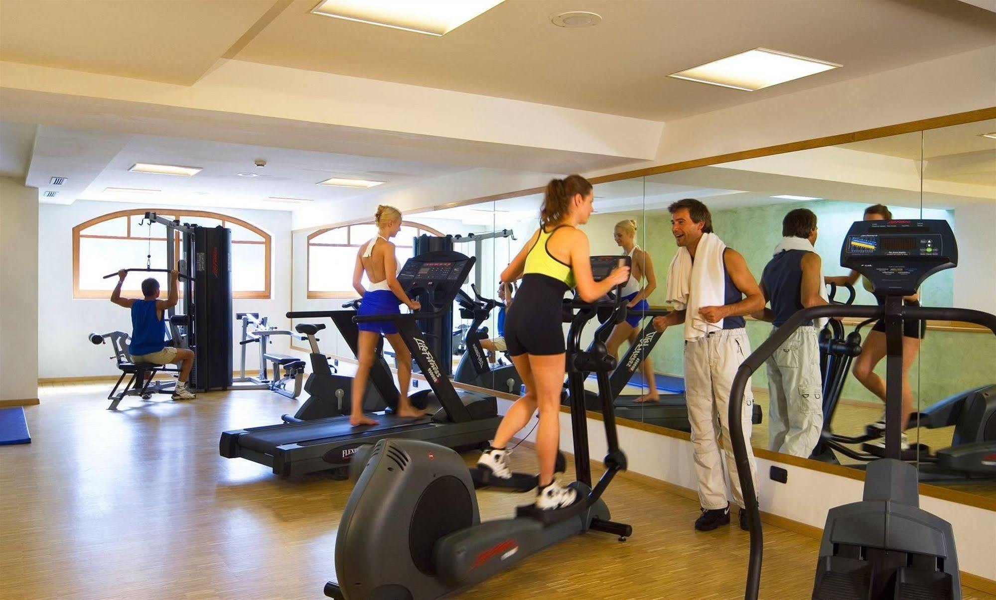 Carlo Magno Hotel Spa Resort Madonna di Campiglio Bagian luar foto