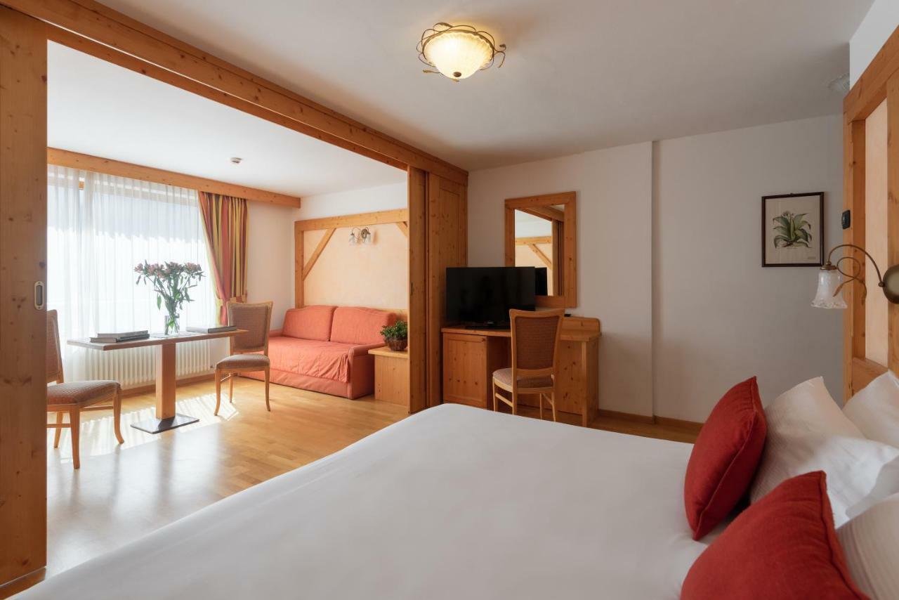 Carlo Magno Hotel Spa Resort Madonna di Campiglio Bagian luar foto