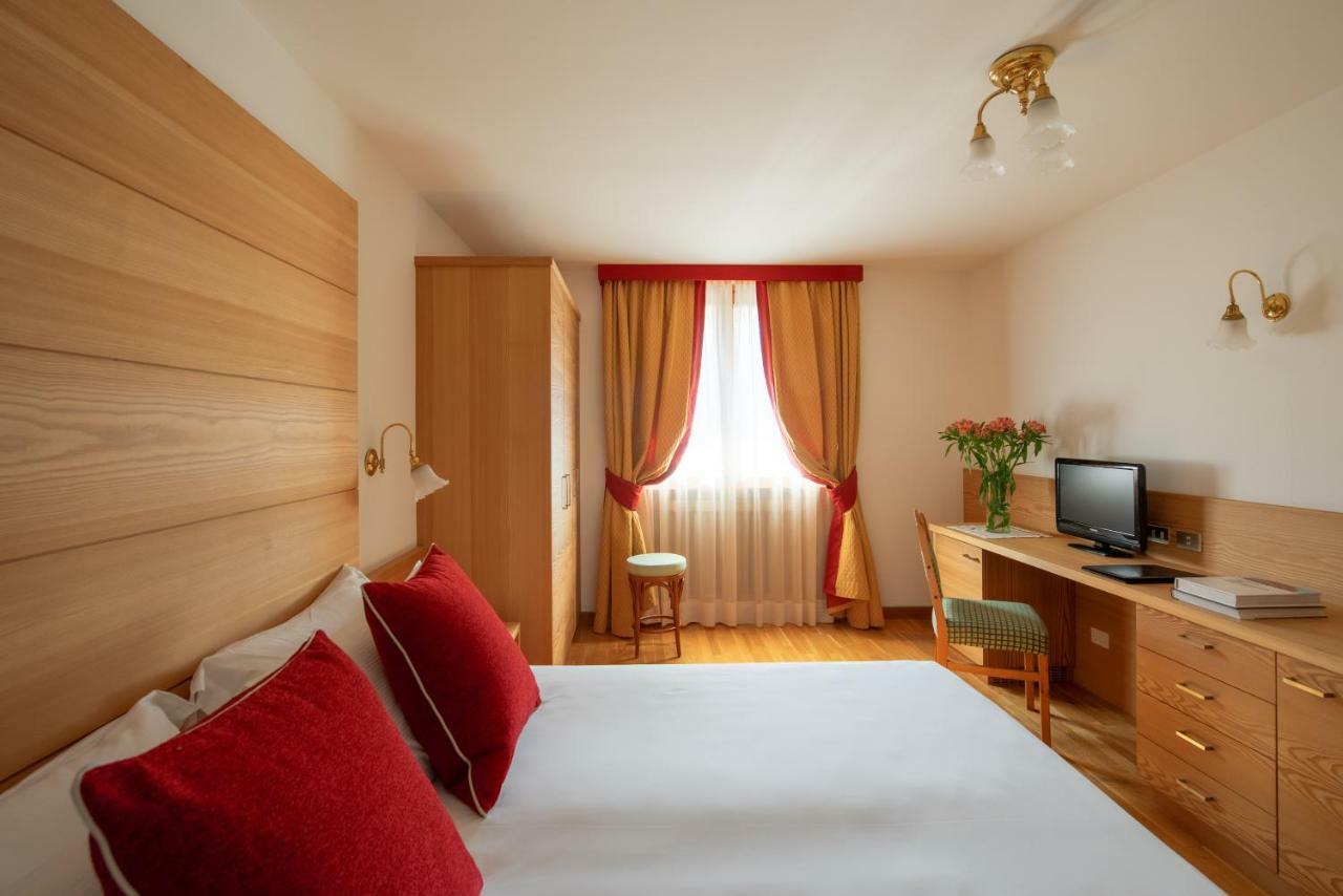 Carlo Magno Hotel Spa Resort Madonna di Campiglio Bagian luar foto