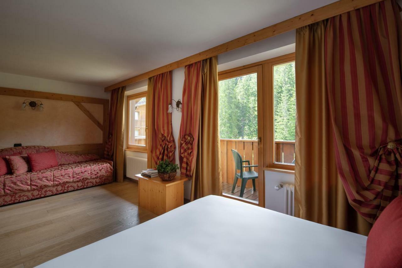 Carlo Magno Hotel Spa Resort Madonna di Campiglio Bagian luar foto